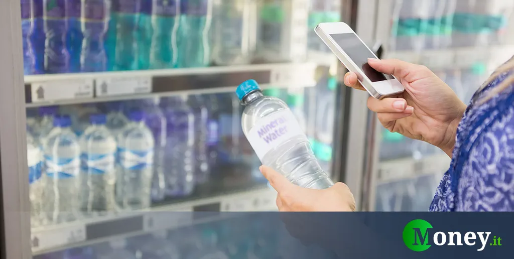 Kanadensisk studie varnar för mikroplaster i flaskvatten