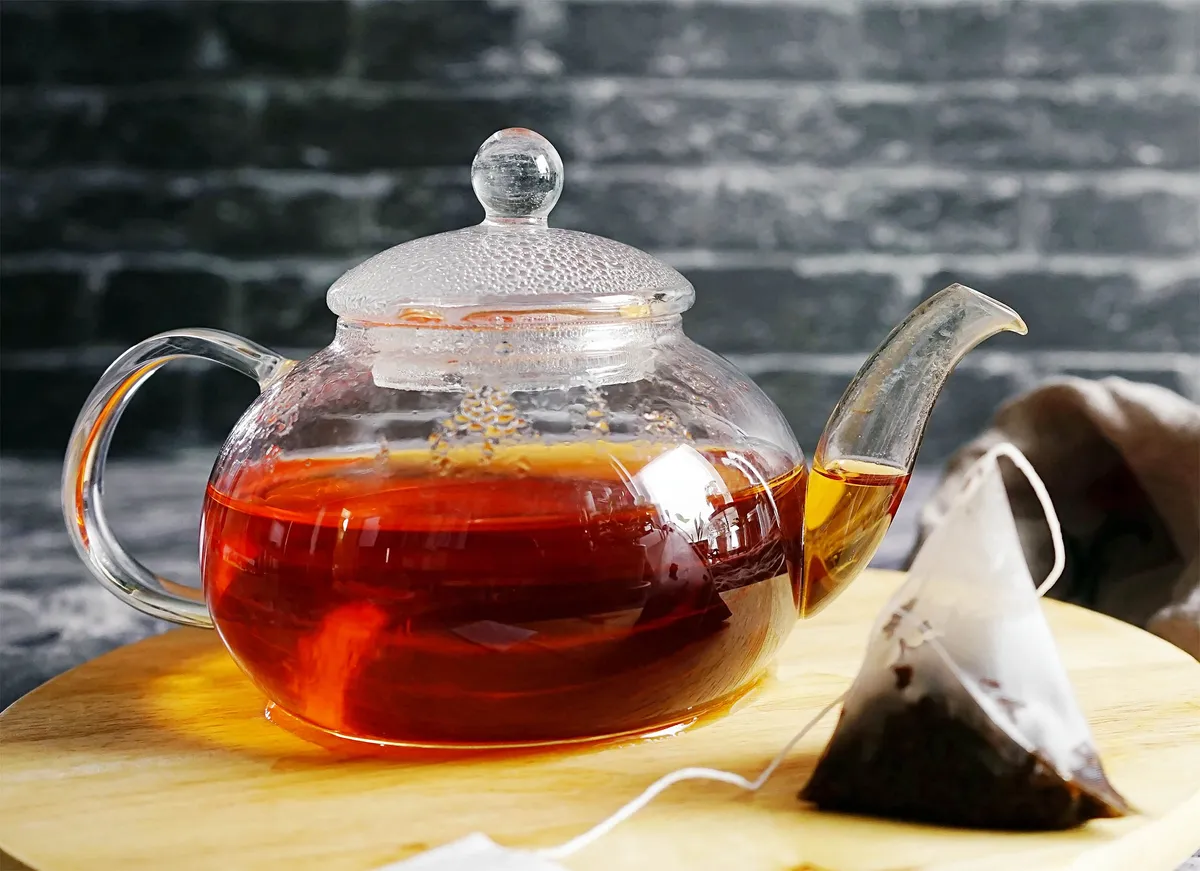 Tepåsar kan släppa miljarder plastpartiklar när du brygger